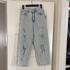 Distressed Light Crop Blue Jeans